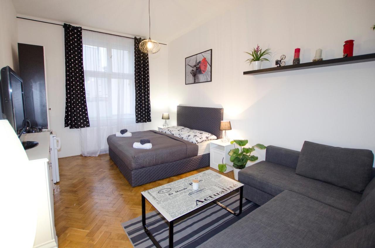 Exlusive Apartment Paris Style Prag Exteriör bild